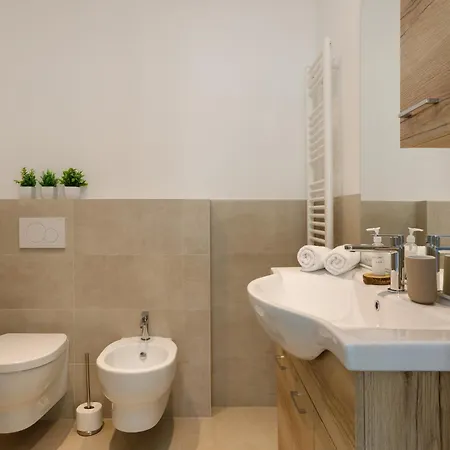 Apartment Rifugio Whitman, Con Parcheggio In Centro Trieste