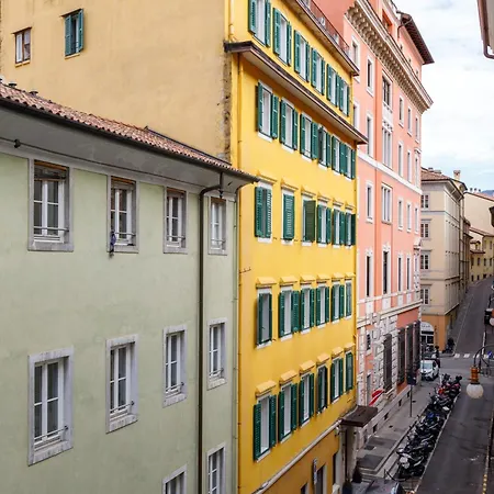 Apartamento Rifugio Whitman, Con Parcheggio In Centro Trieste